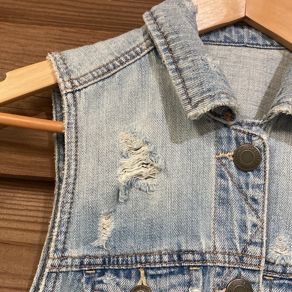 AE Denim Vest - Picture 3 of 9